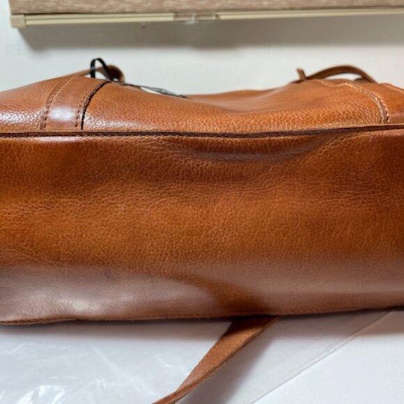 Latico Leathers James Leather Crossbody Bag in Cognac Excellent - Picture 4 of 11